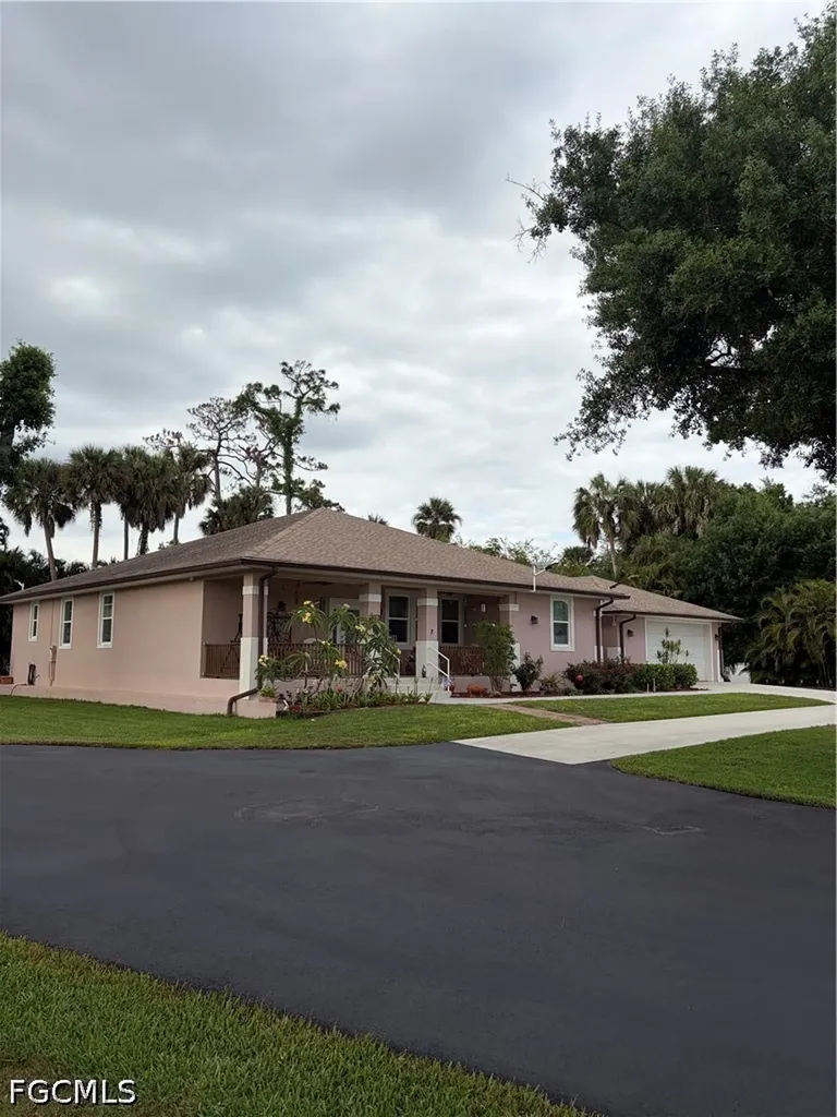 92 Evergreen Road North Fort Myers FL 33903