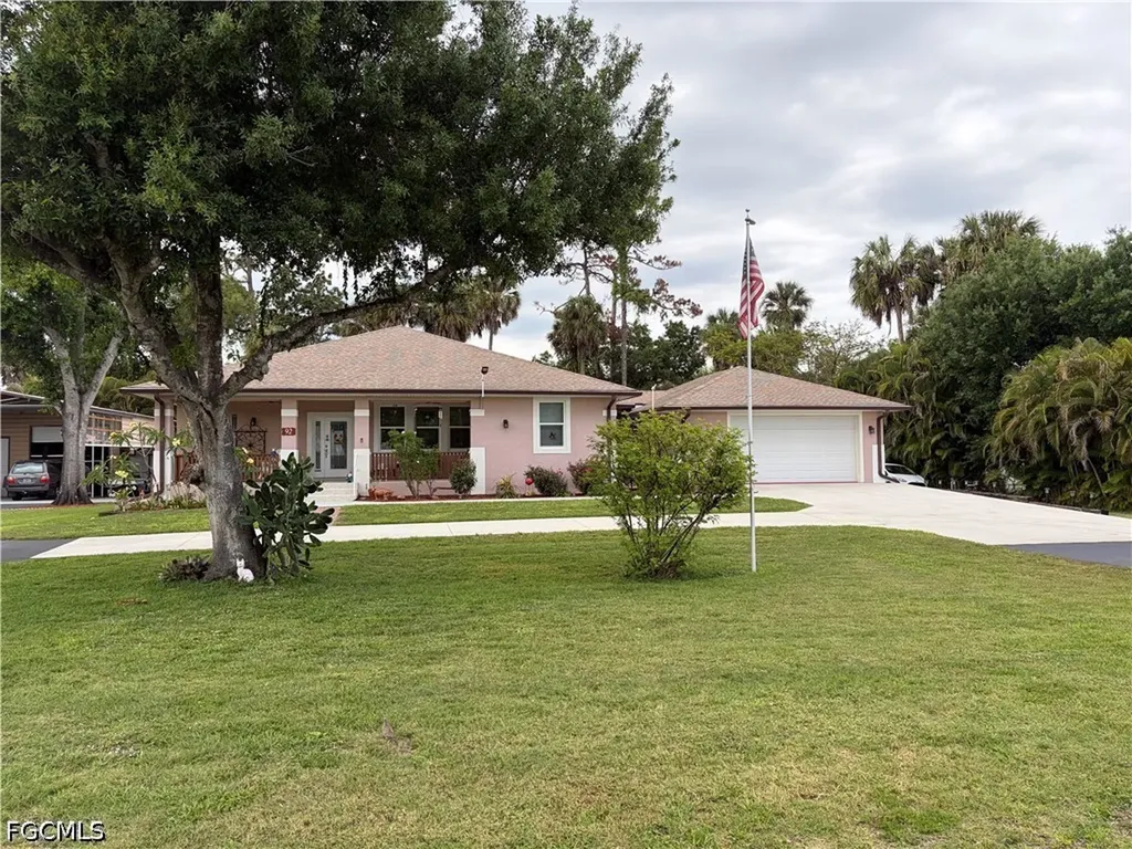 92 Evergreen Road North Fort Myers FL 33903