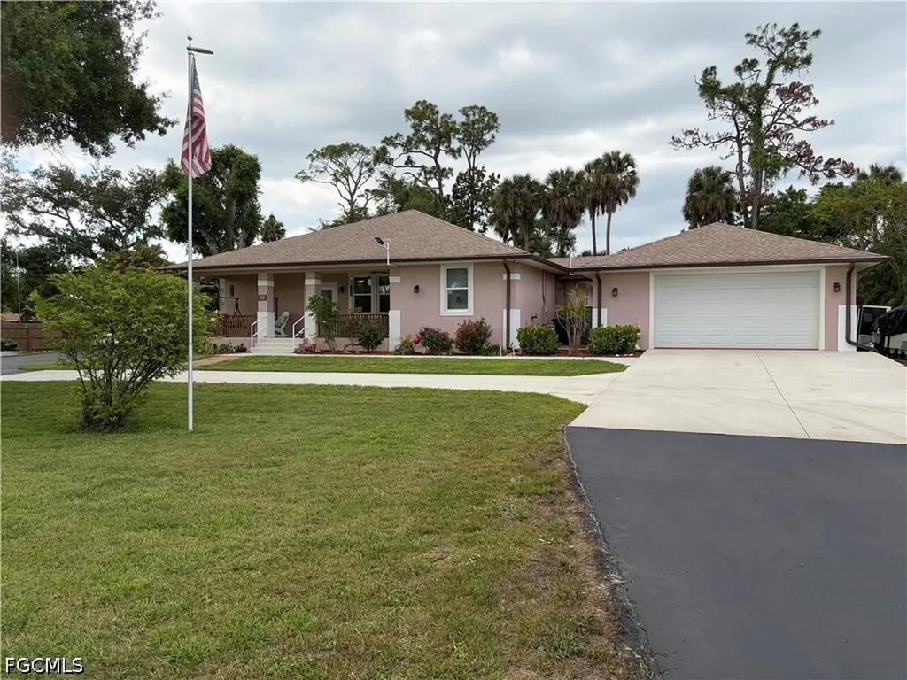 92 Evergreen Road North Fort Myers FL 33903