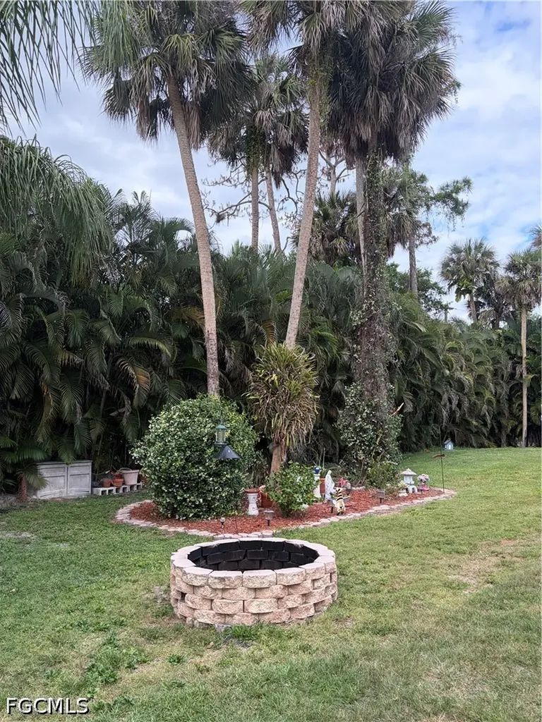 92 Evergreen Road North Fort Myers FL 33903