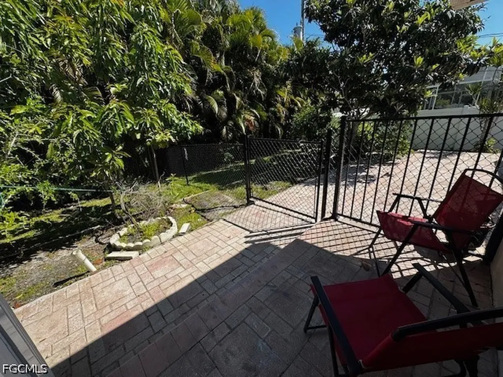 8409 Tahiti Road Fort Myers FL 33967