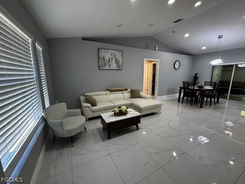 8409 Tahiti Road Fort Myers FL 33967