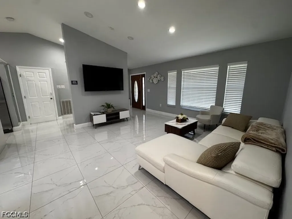 8409 Tahiti Road Fort Myers FL 33967