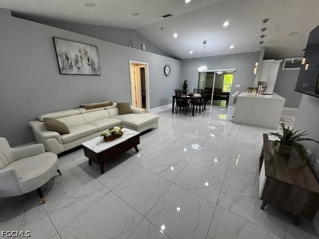 8409 Tahiti Road Fort Myers FL 33967