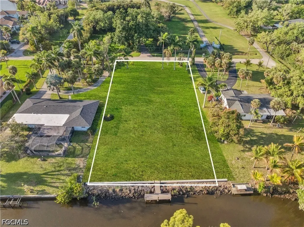62 Wolcott Drive North Fort Myers FL 33903