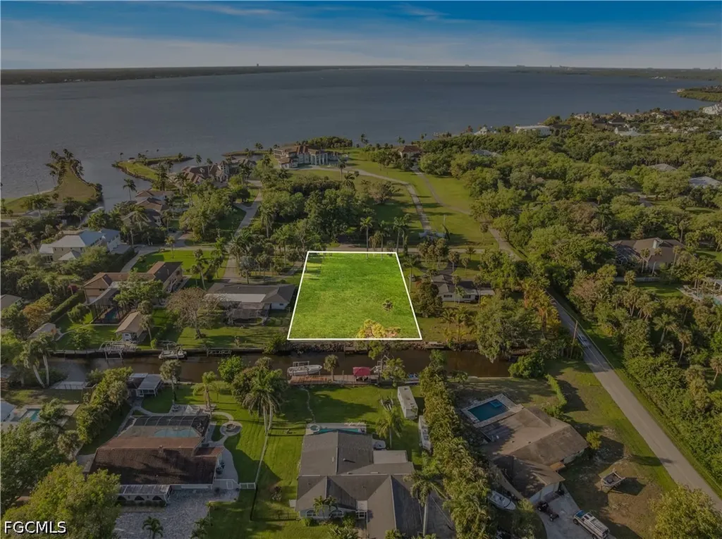 62 Wolcott Drive North Fort Myers FL 33903