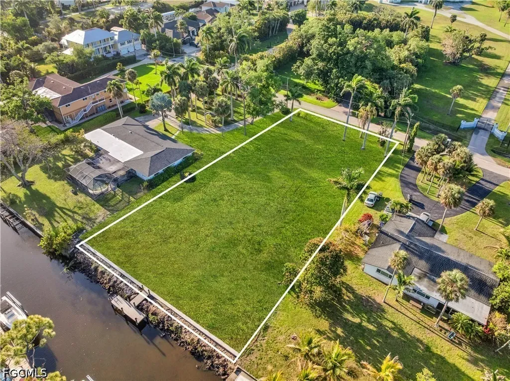 62 Wolcott Drive North Fort Myers FL 33903