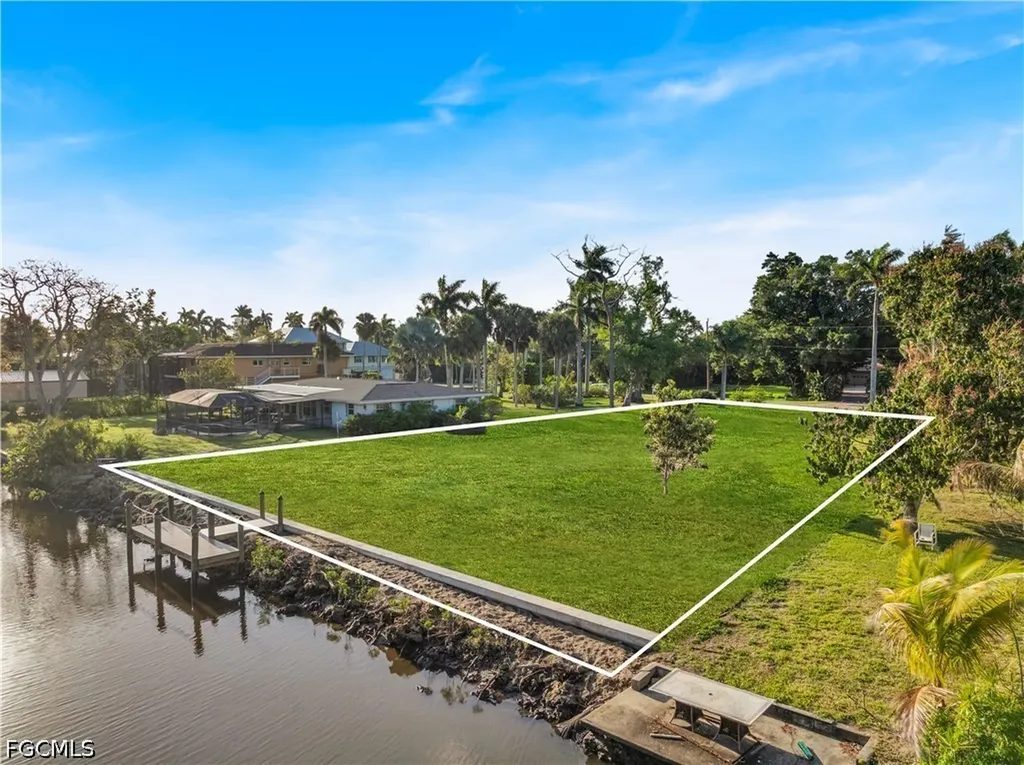 62 Wolcott Drive North Fort Myers FL 33903