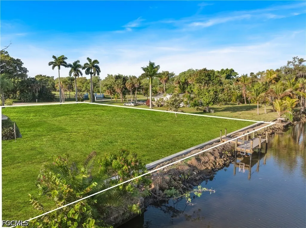 62 Wolcott Drive North Fort Myers FL 33903