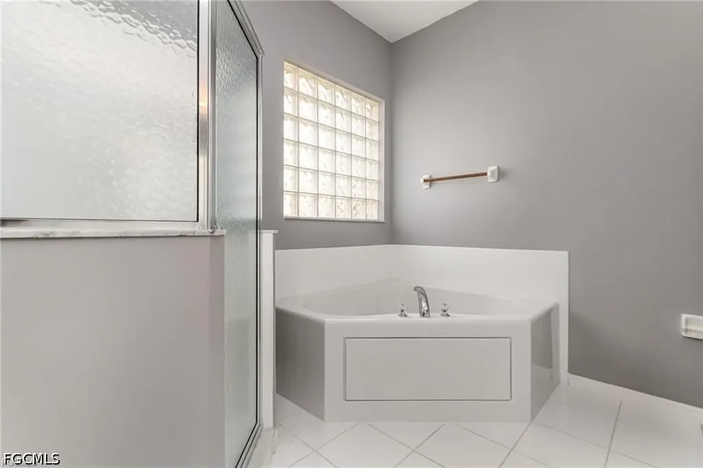 2684 Sunset Lake Drive Cape Coral FL 33909