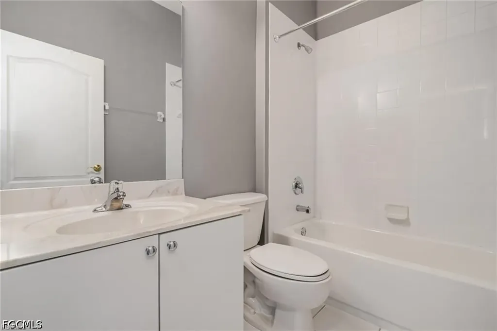 2684 Sunset Lake Drive Cape Coral FL 33909
