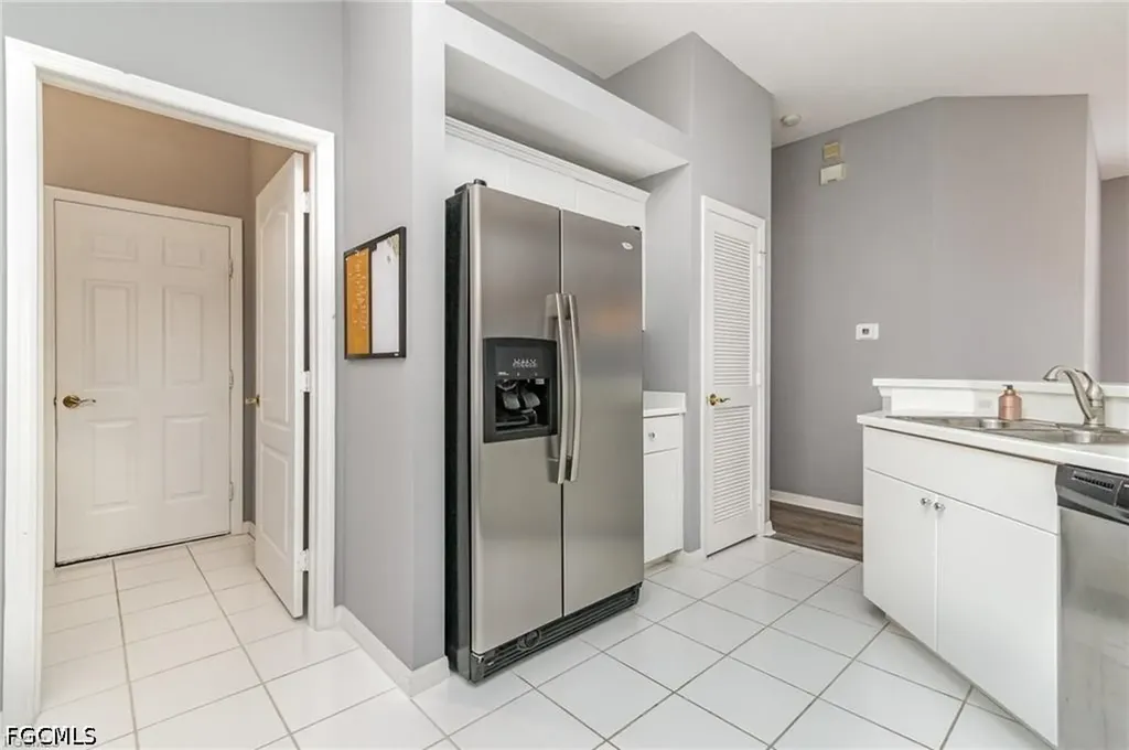 2684 Sunset Lake Drive Cape Coral FL 33909