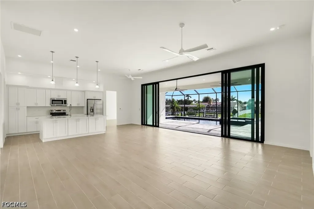 4817 Pelican Boulevard Cape Coral FL 33914