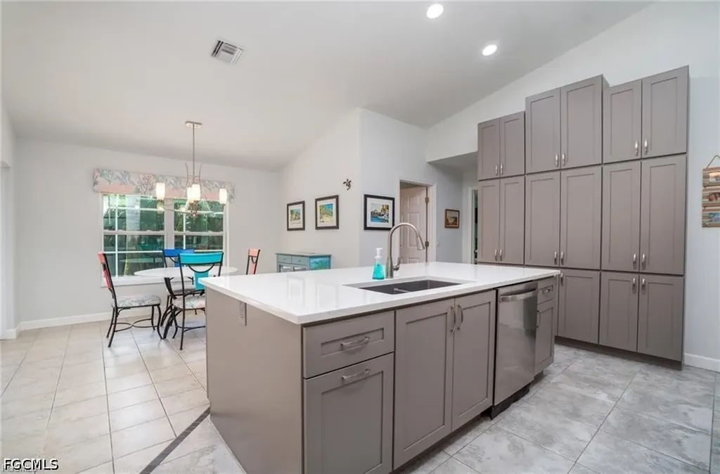 844 SW 17th Terrace Cape Coral FL 33991