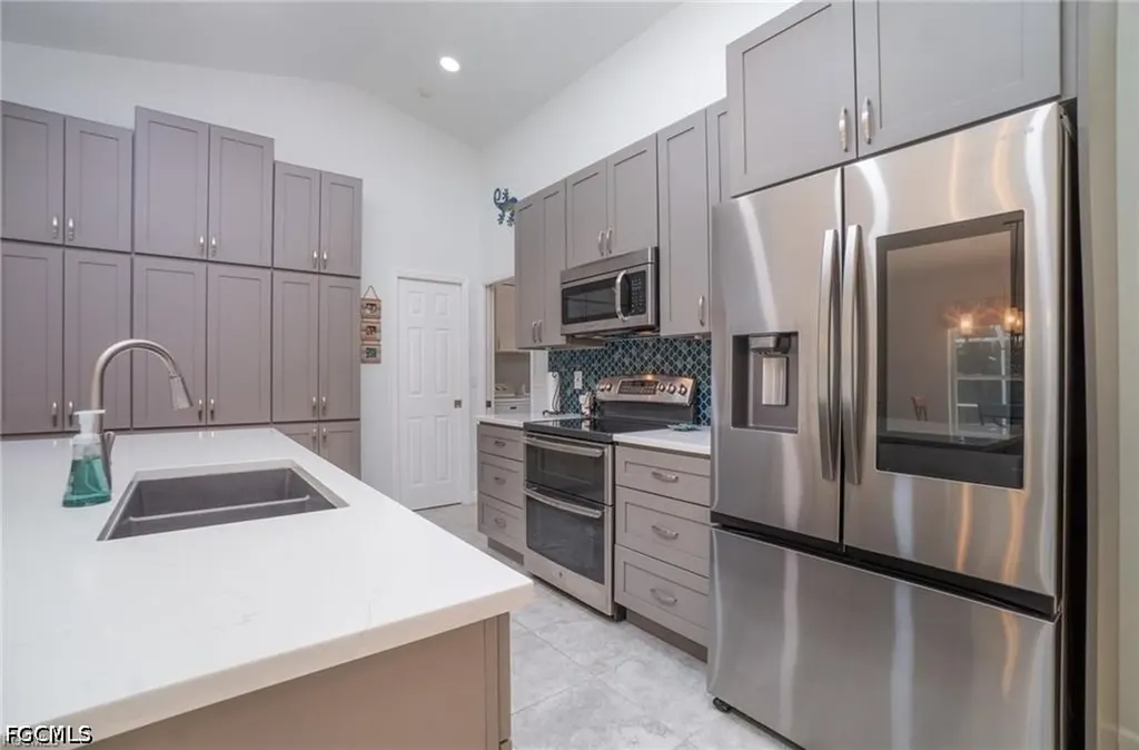 844 SW 17th Terrace Cape Coral FL 33991