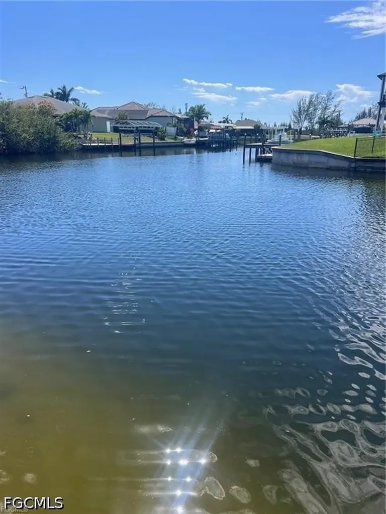 512 NW 38th Place Cape Coral FL 33993