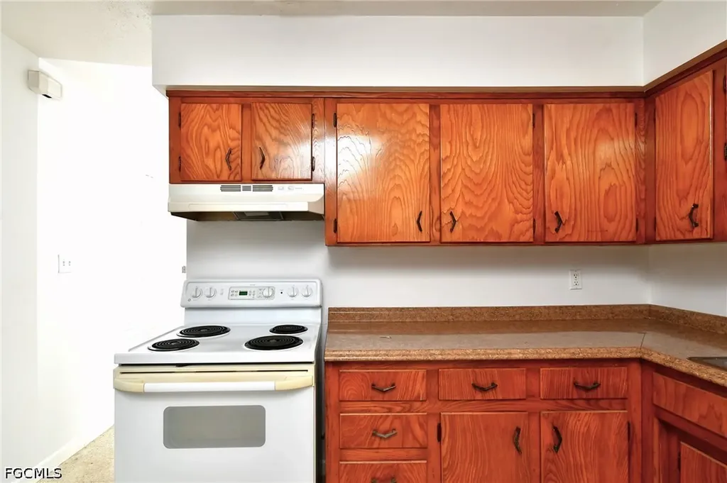 25 Maple Avenue N Lehigh Acres FL 33936
