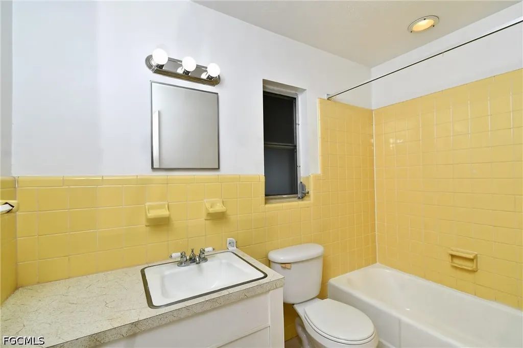 25 Maple Avenue N Lehigh Acres FL 33936