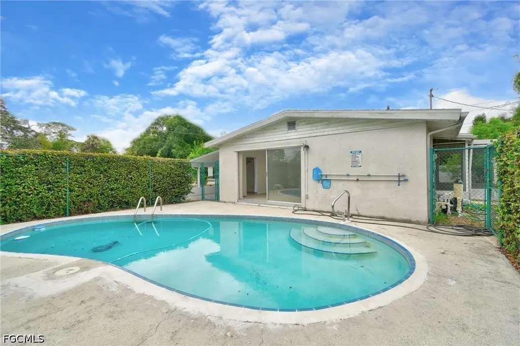 25 Maple Avenue N Lehigh Acres FL 33936