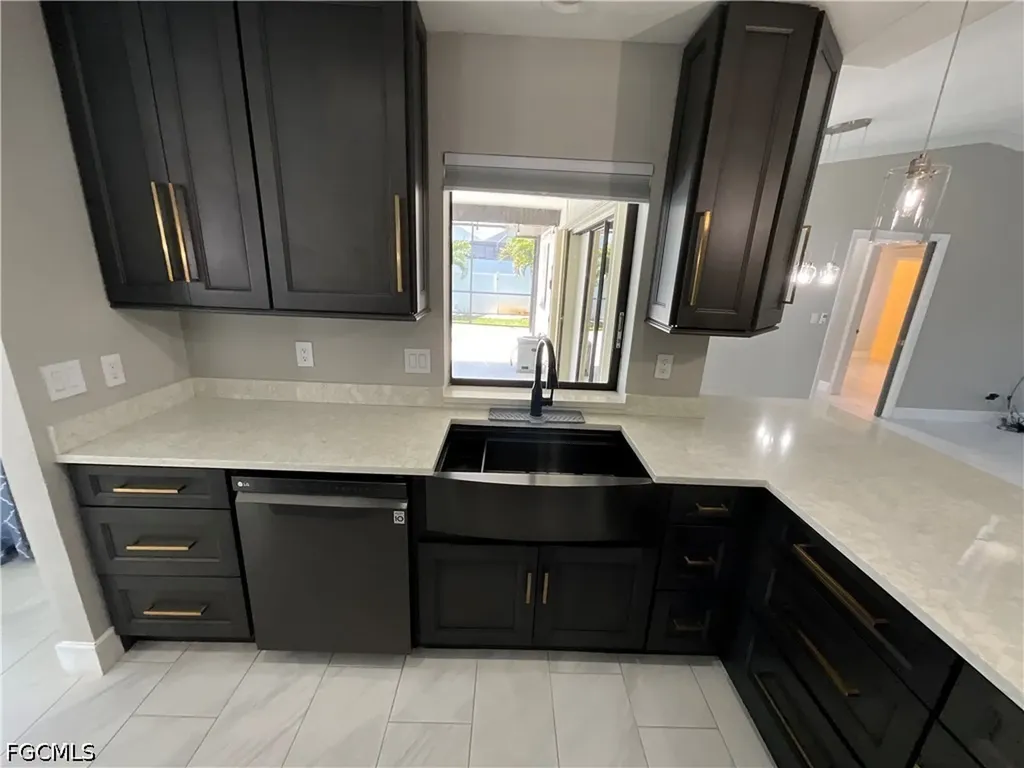 20620 Pine Tree Lane Estero FL 33928