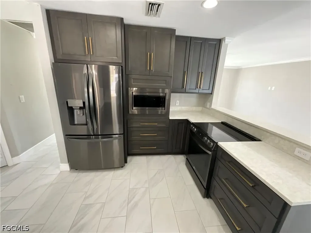 20620 Pine Tree Lane Estero FL 33928