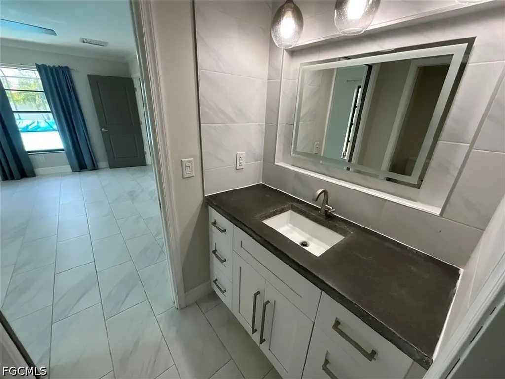 20620 Pine Tree Lane Estero FL 33928