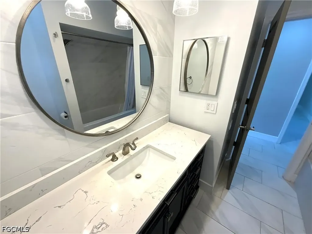 20620 Pine Tree Lane Estero FL 33928