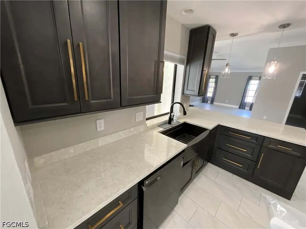 20620 Pine Tree Lane Estero FL 33928