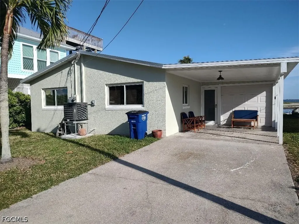 2585 3rd Street Matlacha FL 33993