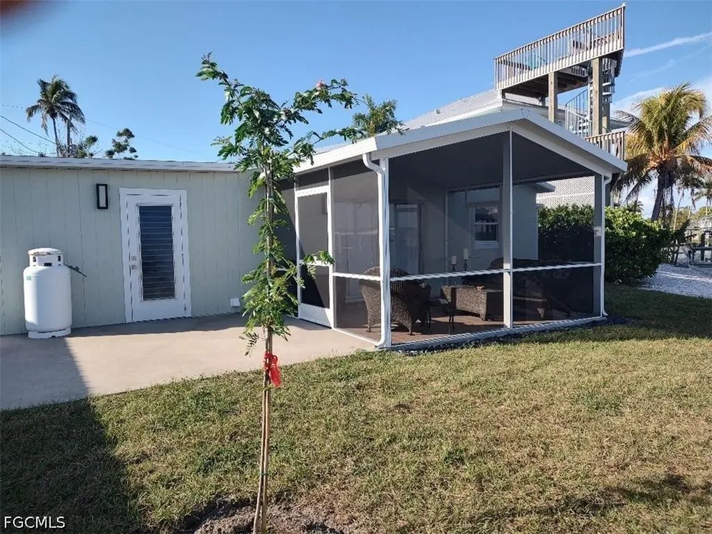 2585 3rd Street Matlacha FL 33993