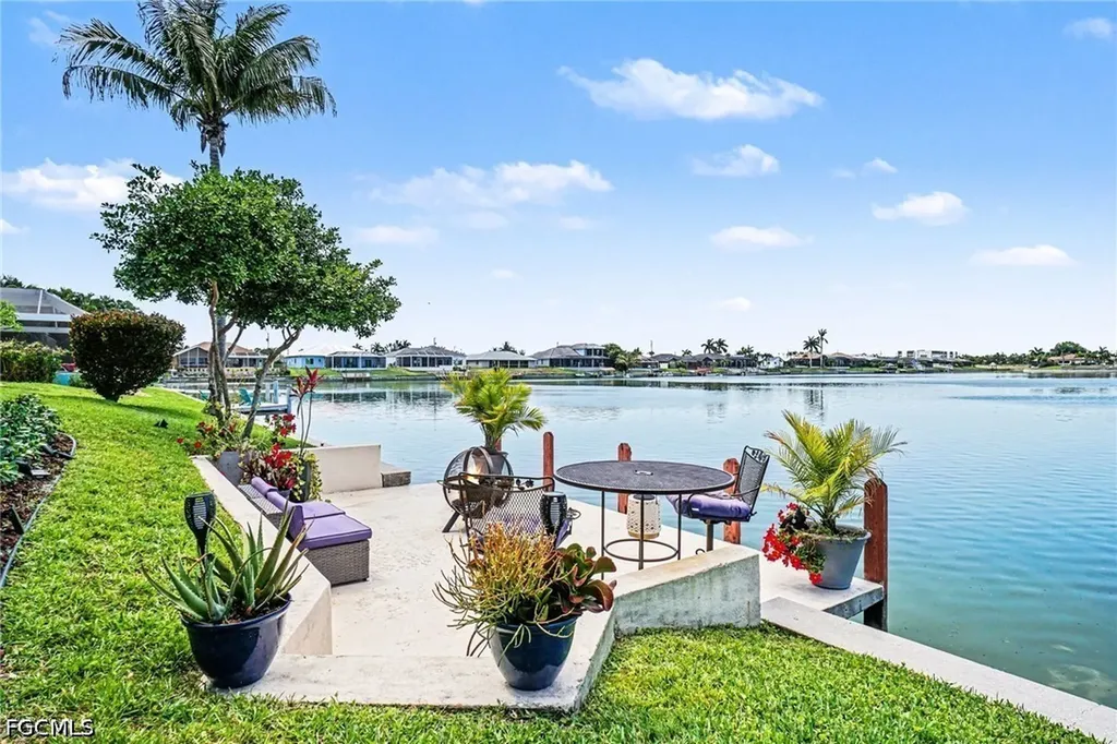 1323 SW 27th Terrace Cape Coral FL 33914