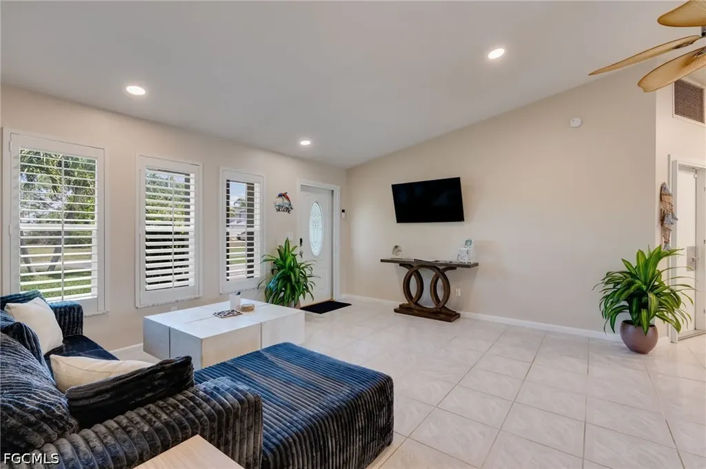 2912 SW 1st Terrace Cape Coral FL 33991
