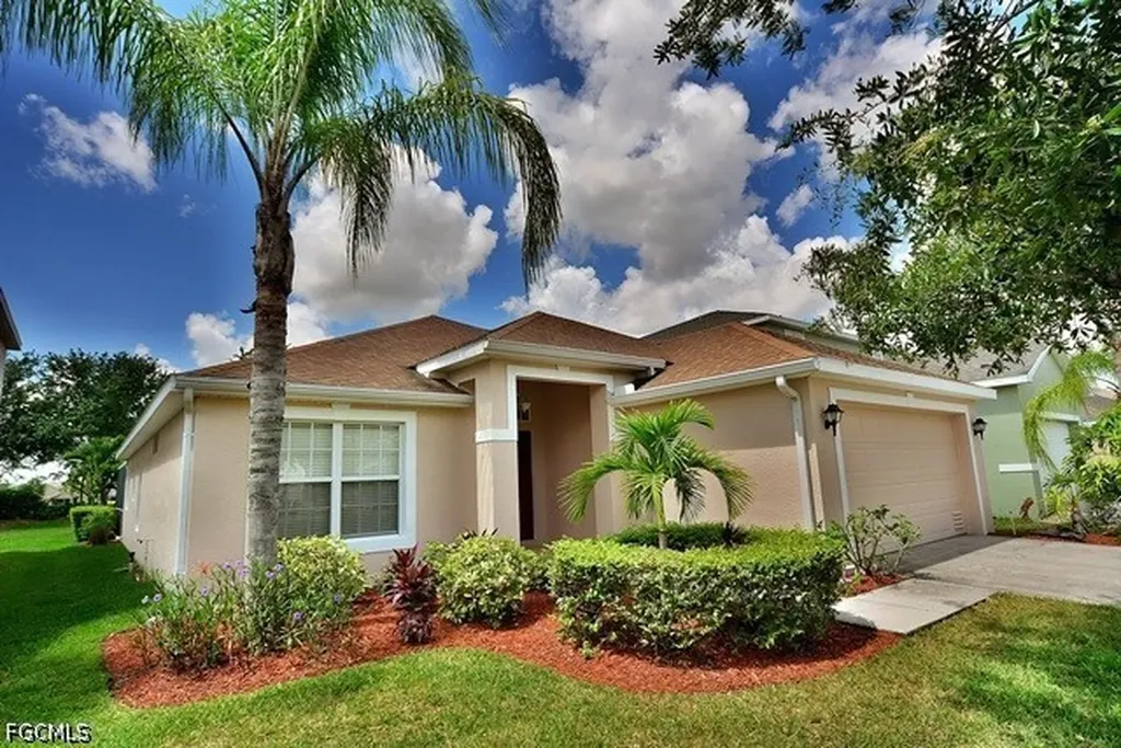 8887 Falcon Pointe Loop Fort Myers FL 33912