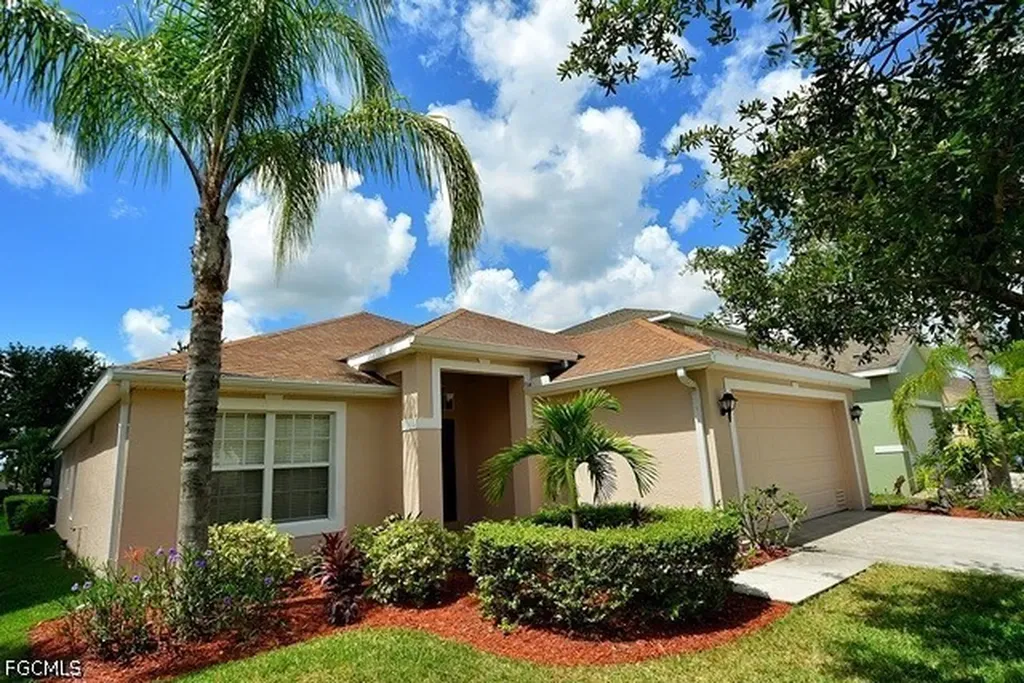 8887 Falcon Pointe Loop Fort Myers FL 33912
