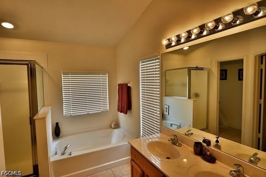 8887 Falcon Pointe Loop Fort Myers FL 33912