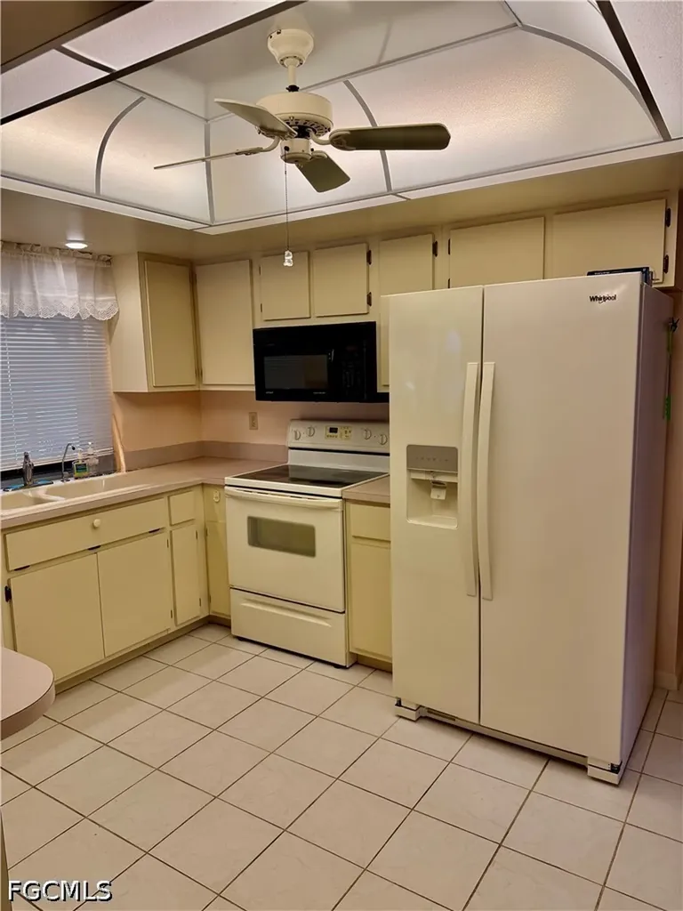 2216 SE 3rd Street Cape Coral FL 33990