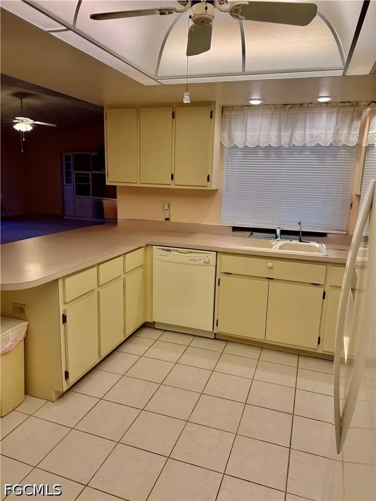 2216 SE 3rd Street Cape Coral FL 33990