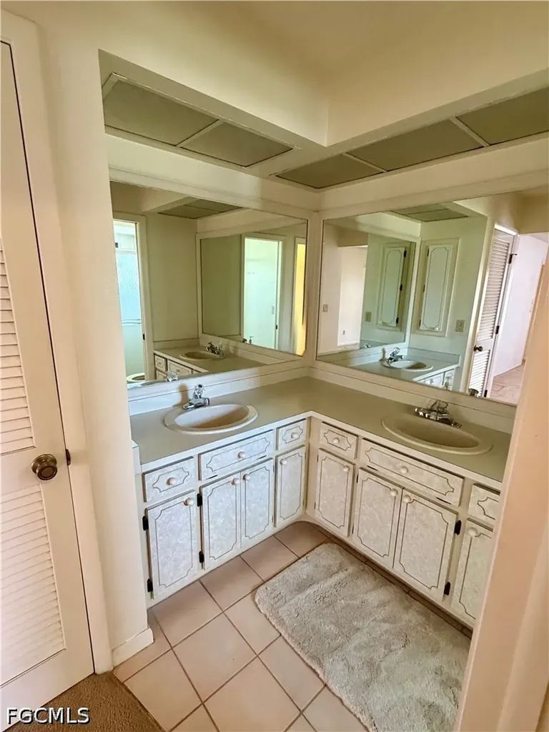 2216 SE 3rd Street Cape Coral FL 33990