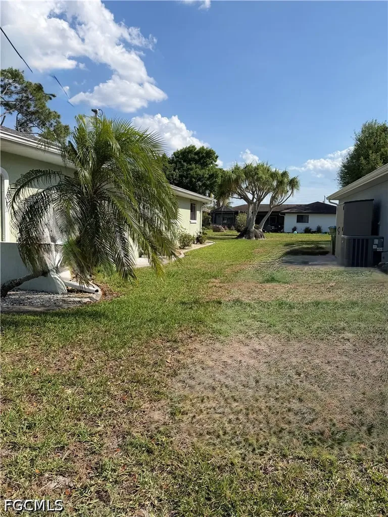 2216 SE 3rd Street Cape Coral FL 33990