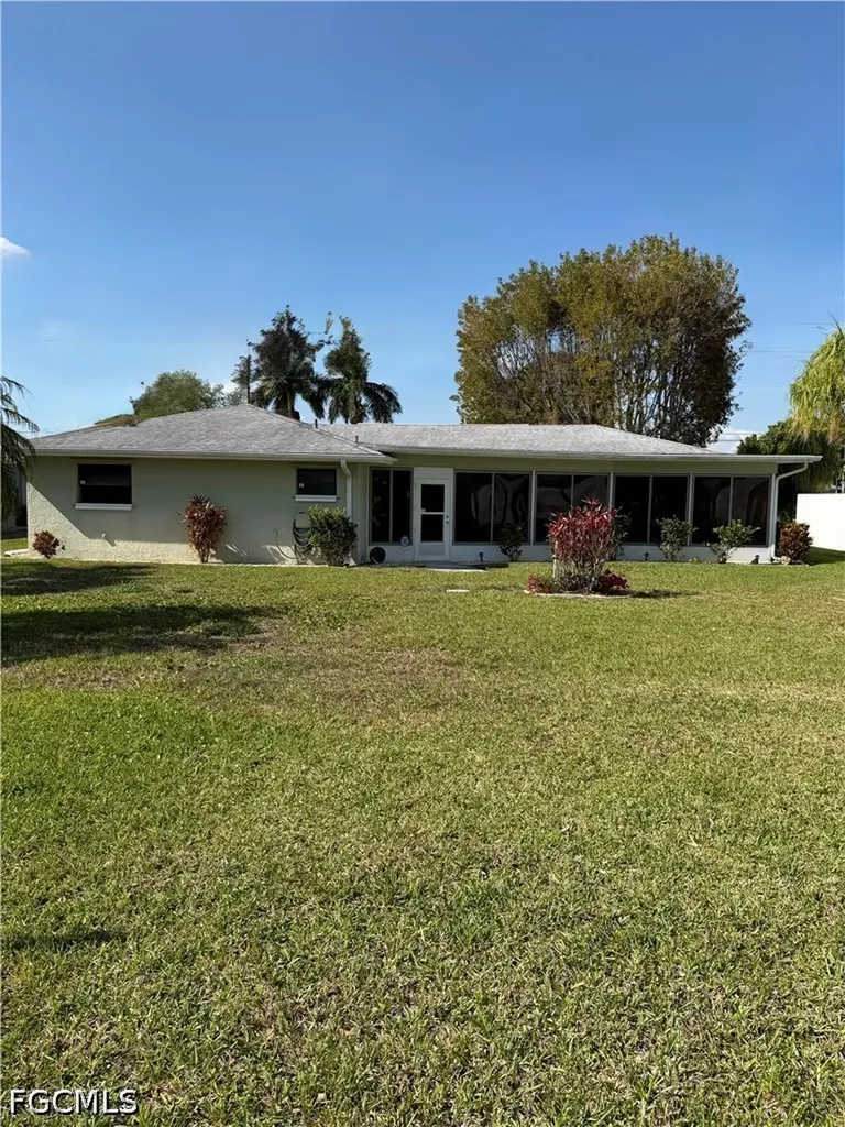 2216 SE 3rd Street Cape Coral FL 33990