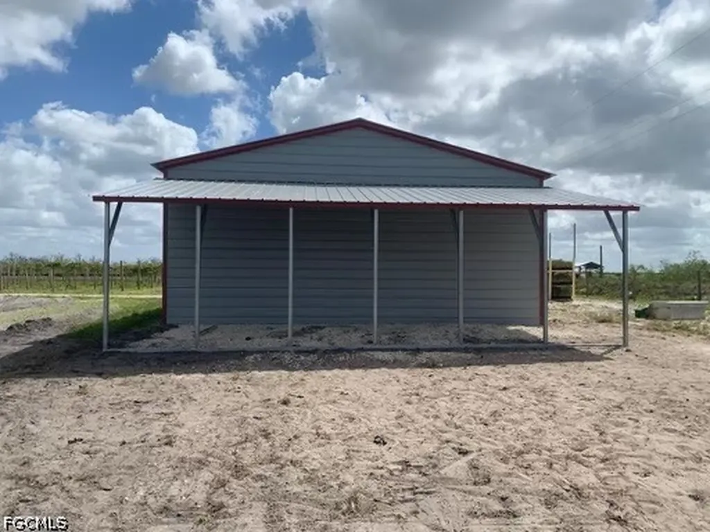 5567 5th Road Labelle FL 33935