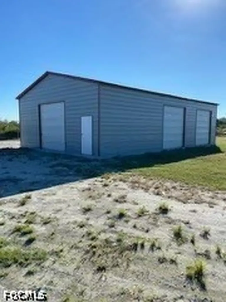 5567 5th Road Labelle FL 33935