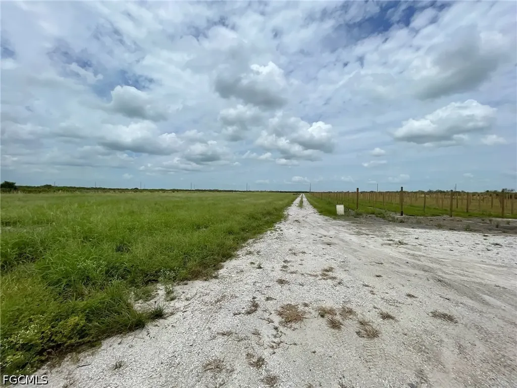 5567 5th Road Labelle FL 33935