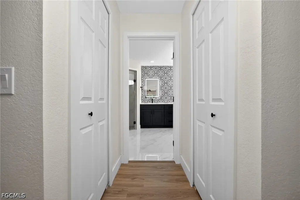 1213 SW 10th Place Cape Coral FL 33991