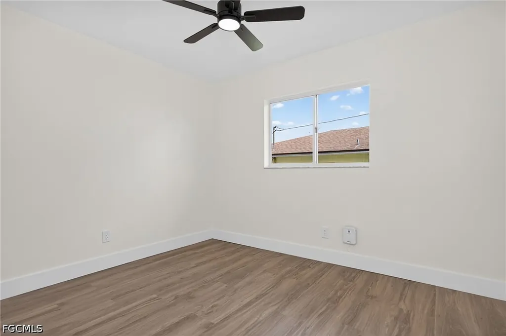 1213 SW 10th Place Cape Coral FL 33991