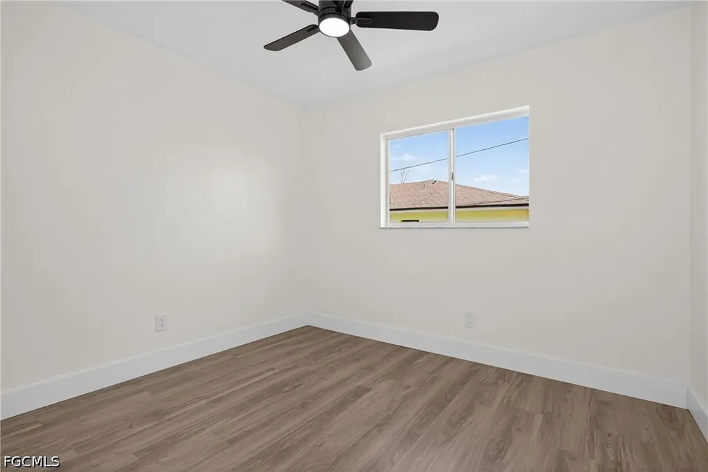 1213 SW 10th Place Cape Coral FL 33991