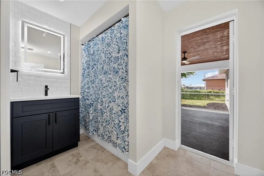 1213 SW 10th Place Cape Coral FL 33991