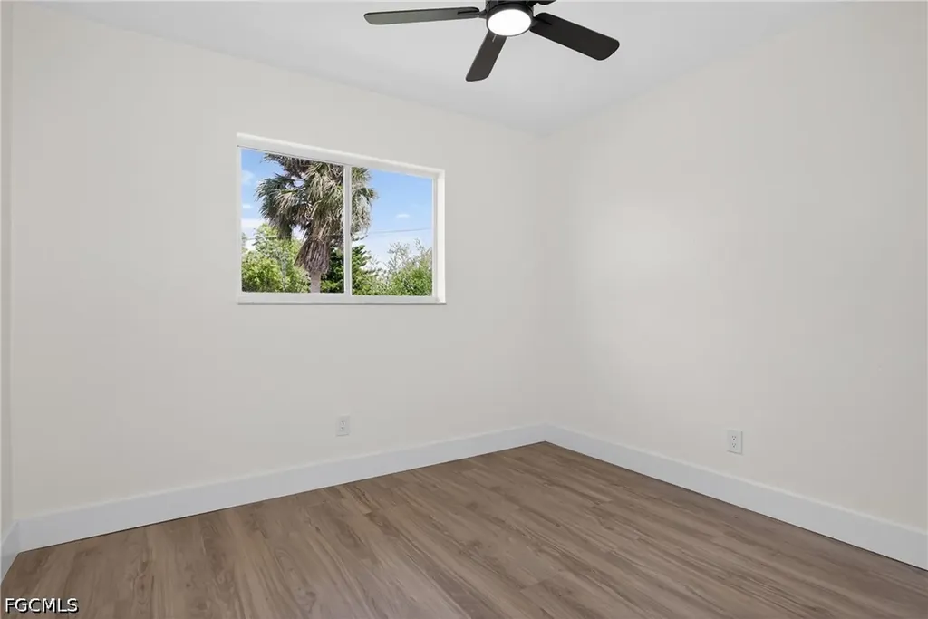 1213 SW 10th Place Cape Coral FL 33991