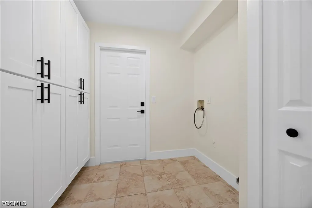1213 SW 10th Place Cape Coral FL 33991
