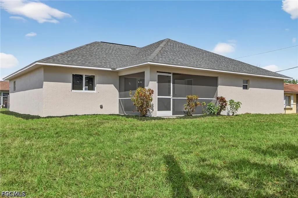 1213 SW 10th Place Cape Coral FL 33991